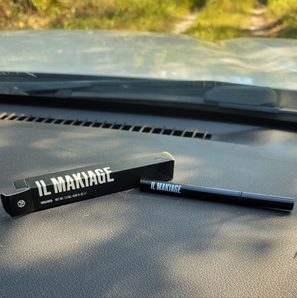IL MAKIAGE Black Eyeliner
